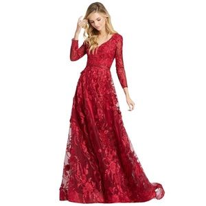 NWT MAC DUGGAL Long Sleeve Floral Appliqué Mesh Formal Ball Gown in red
